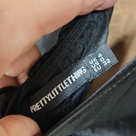 NWOT PrettyLittleThing Black Satin/Lace Romper Size 0 - Picture 4 of 4